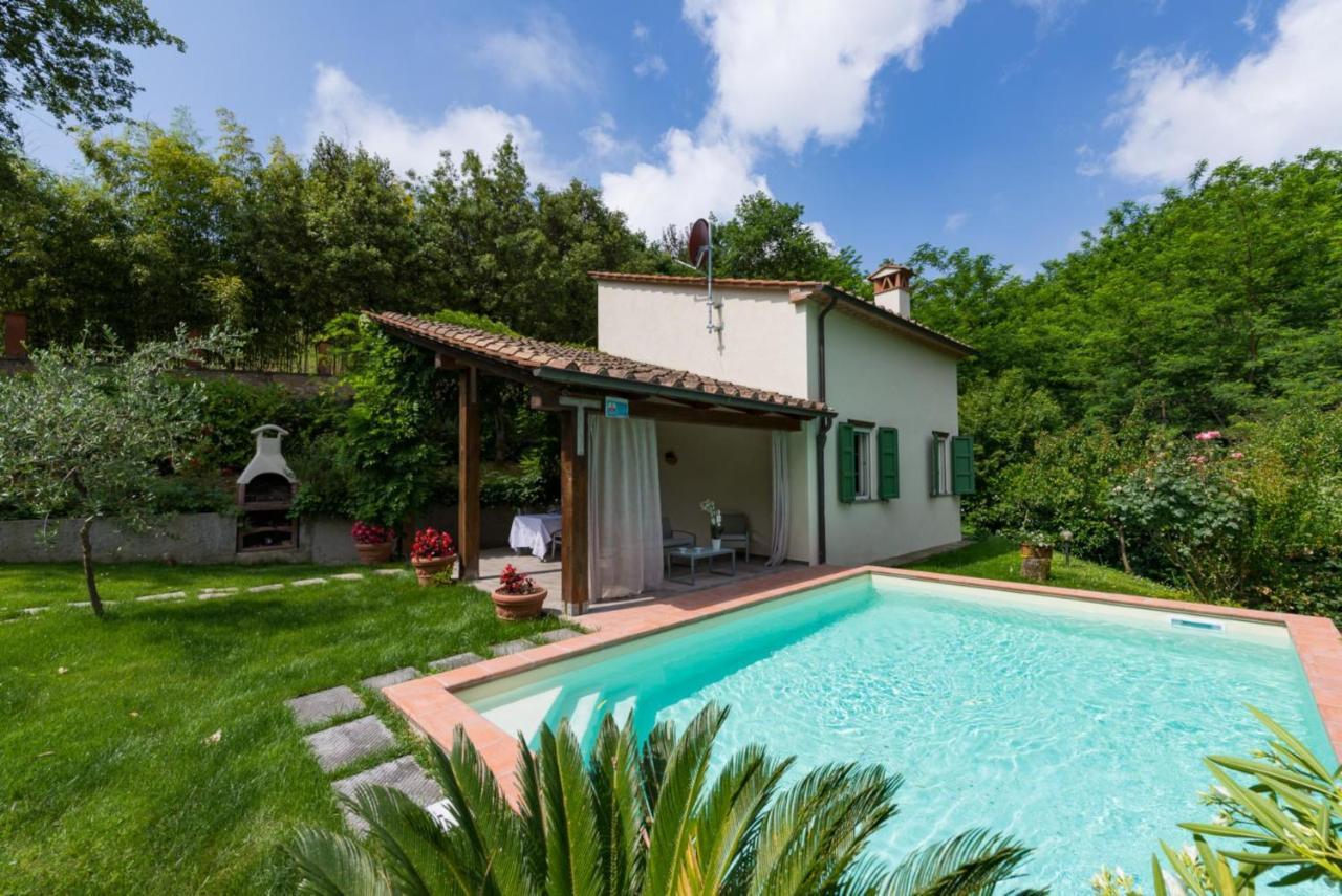 Villa Con Piscina Esclusiva Nel Verde Lucca Exterior photo
